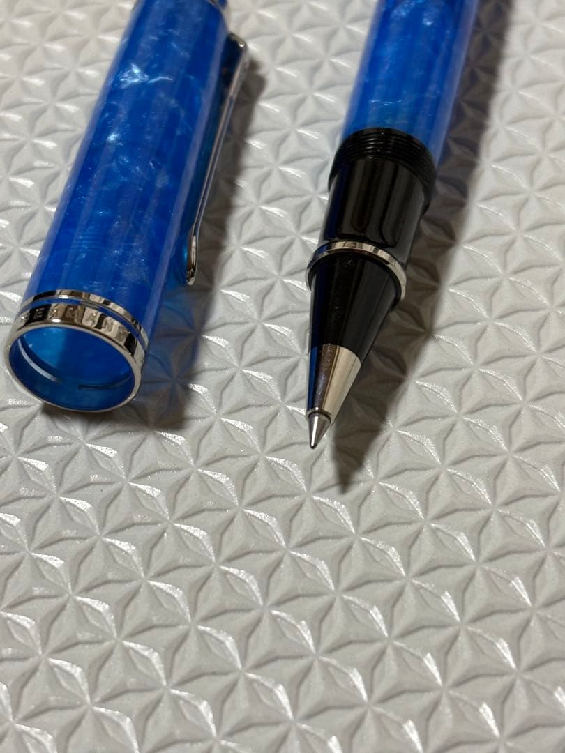 スーベレーンR805 ヴァイブラントブルー