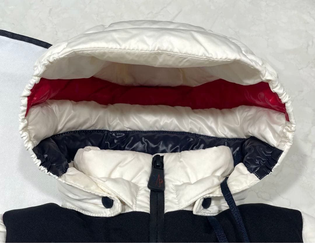 モンクレール　ダウンジャケット　キッズ