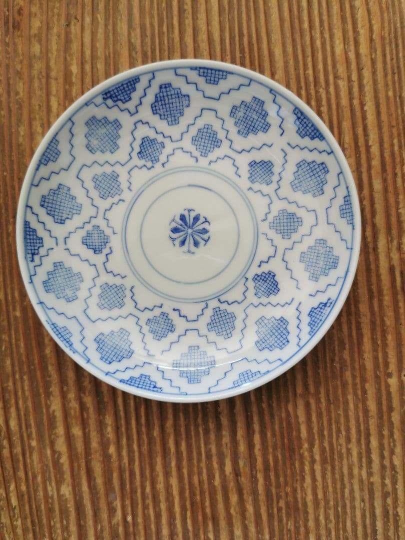 白磁青花 青絵 ダミエ線描 変わり市松花紋 汕頭レース風 ≒13㎝2枚組 骨董市