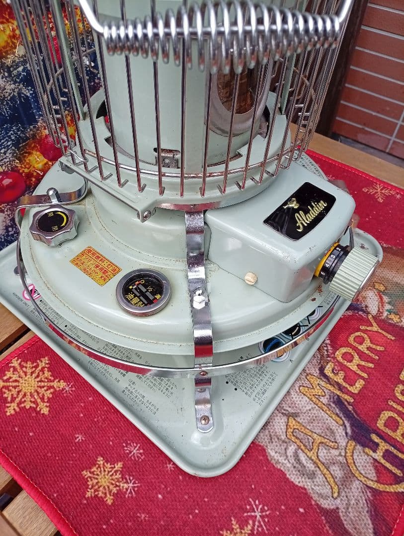 アラジン ストーブ メンテナンス済み。純正品芯交換済。取説付き。グリーン