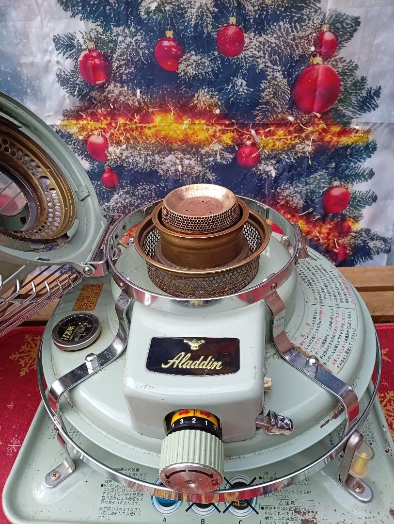 アラジン ストーブ メンテナンス済み。純正品芯交換済。取説付き。グリーン