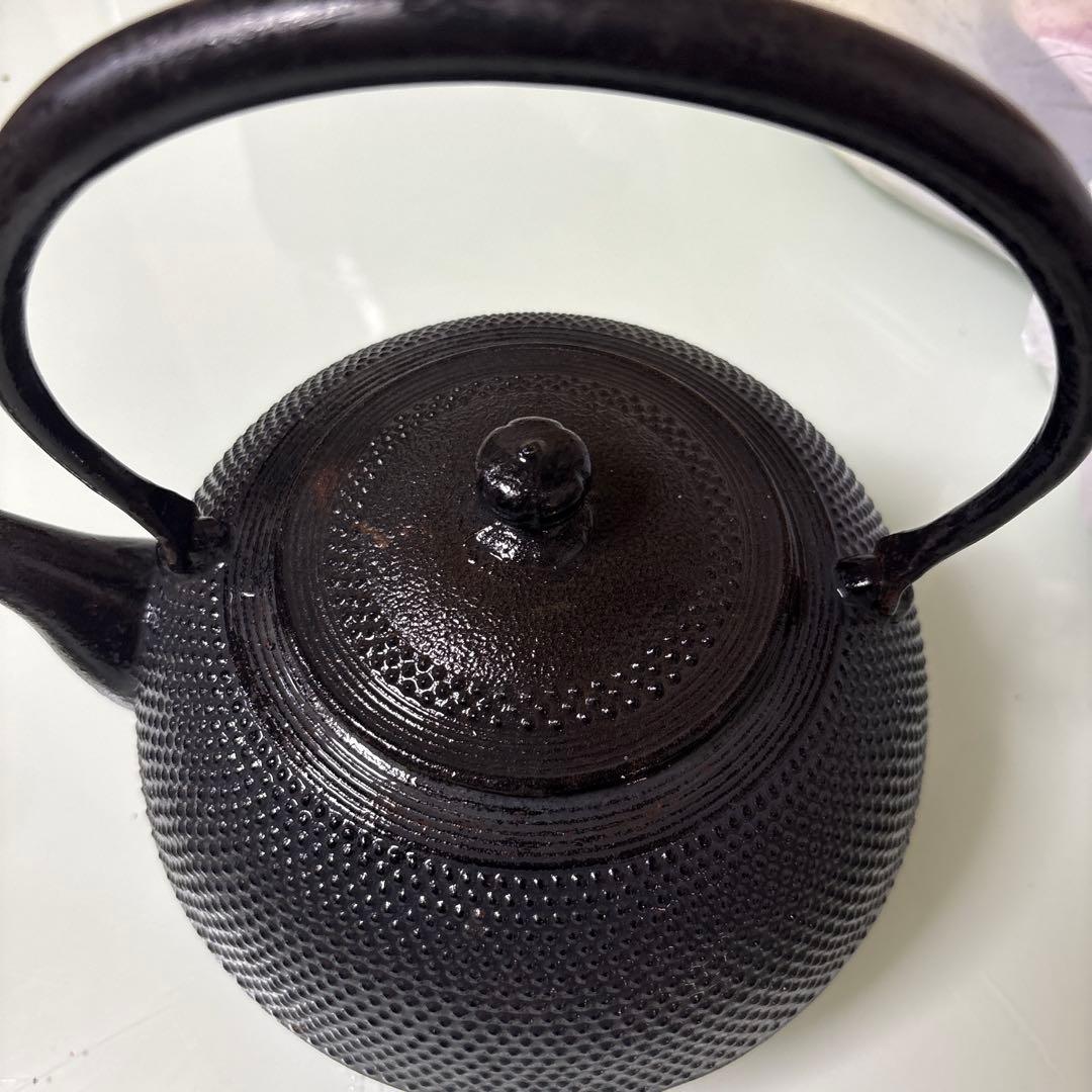 黒い鋳鉄製鉄瓶