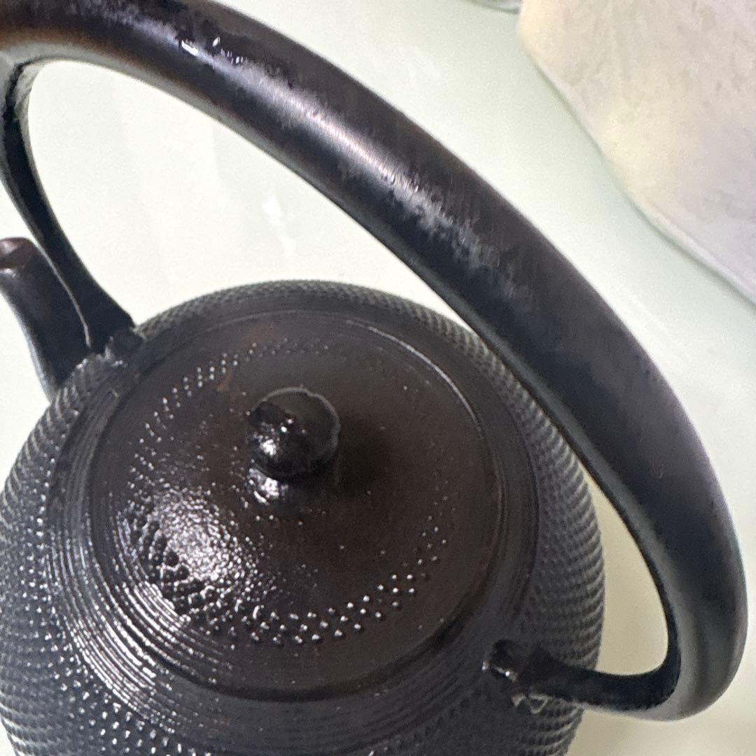 黒い鋳鉄製鉄瓶