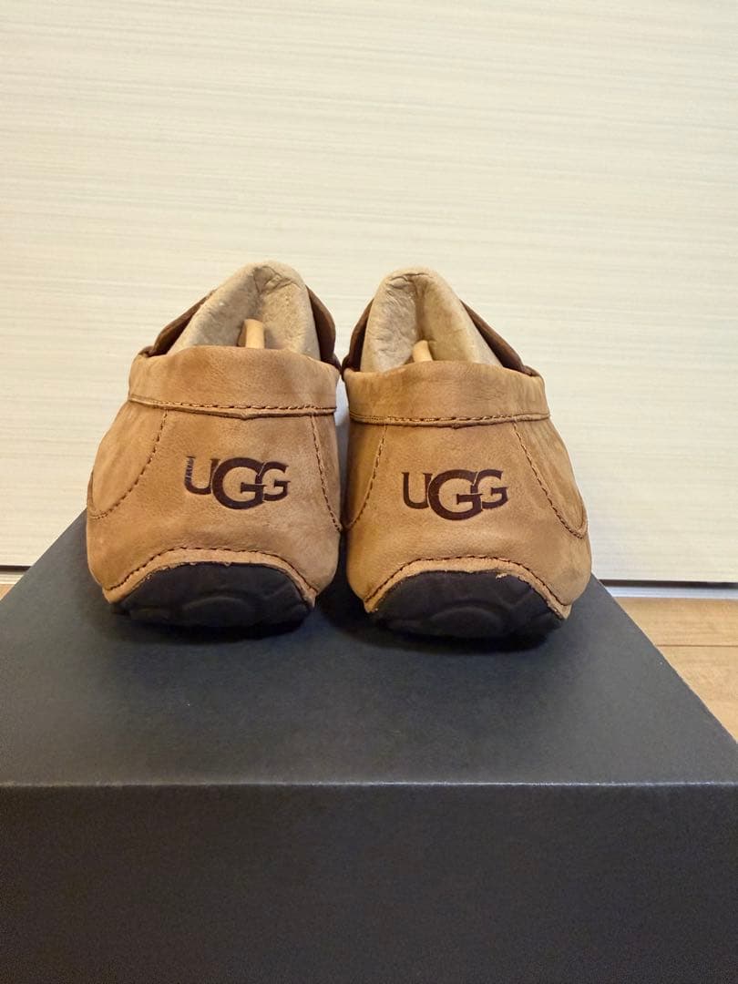 訳あり特価！UGG ベージュ モカシン　スリッポン　ドライビング