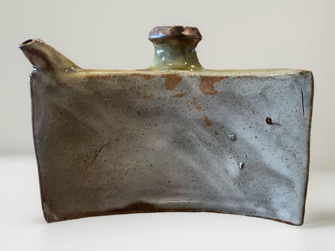 沖縄伝統工芸家　人間国宝　金城次郎作　魚文抱瓶