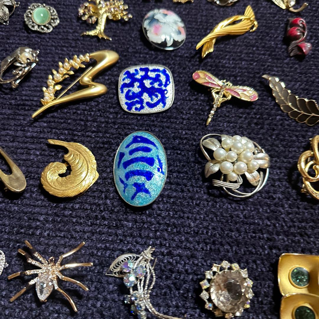 【vintage】ブローチセット 多様なデザイン　130点以上