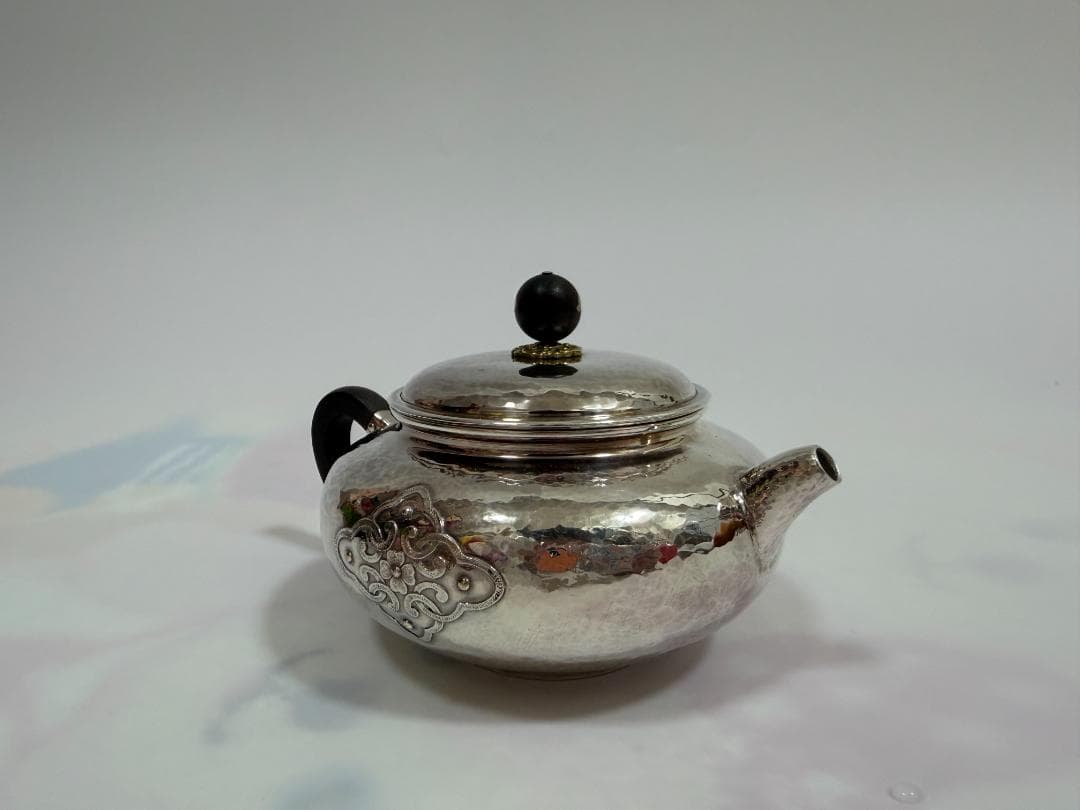 純銀製 唐草花文 急須 銀瓶 煎茶道具