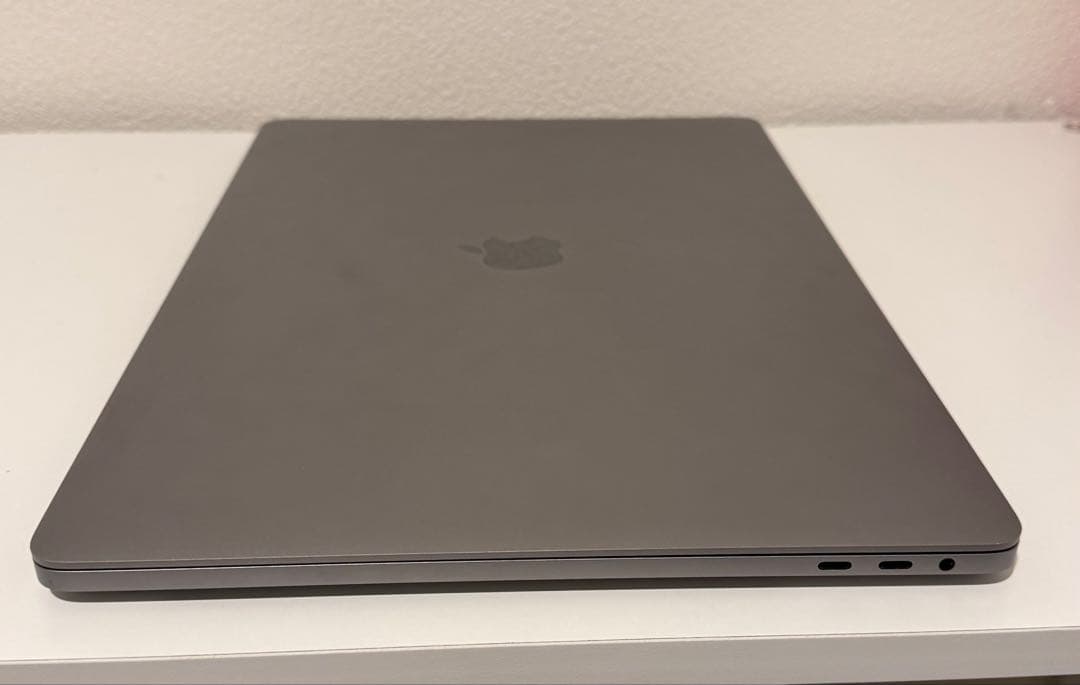美品 MacBook Pro 2020 13インチ 新バッテリー