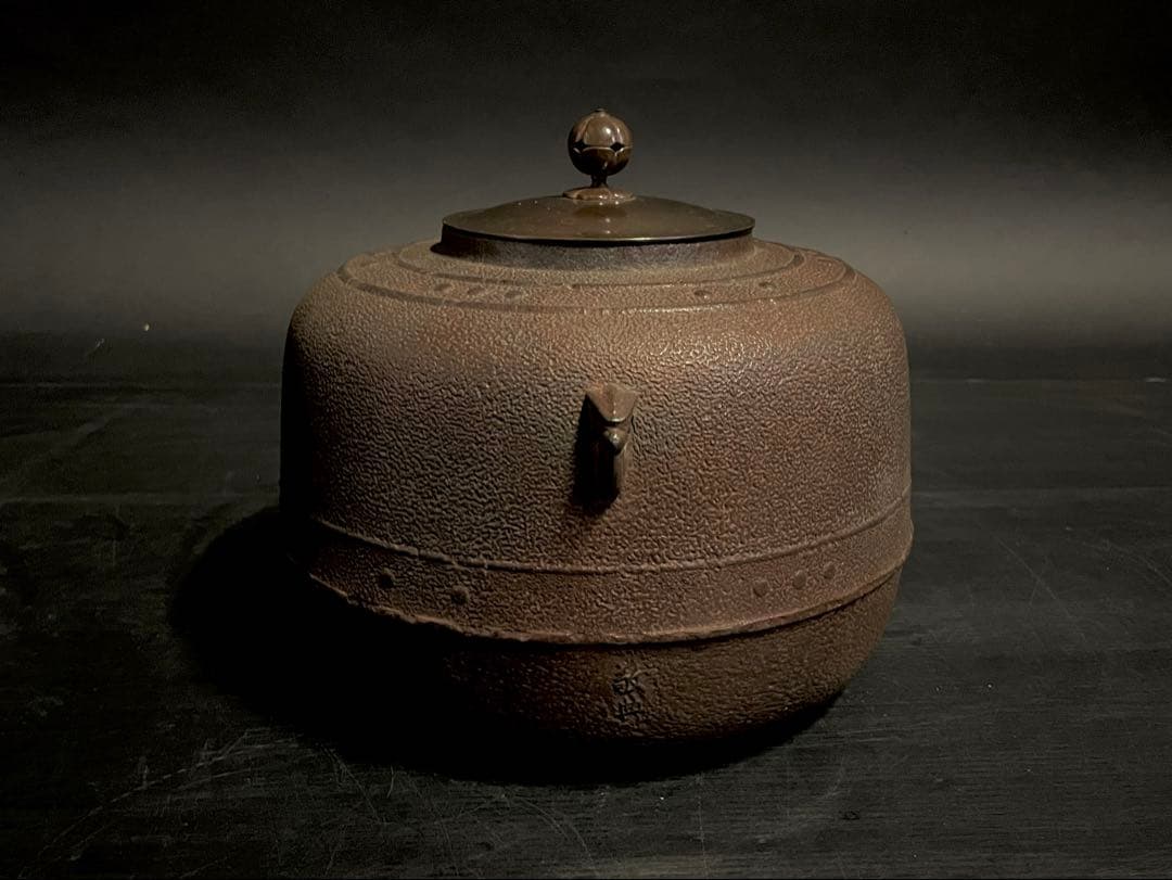 「母」 萬代屋釜 釜師 敬典 炉釜 共箱 茶道具 （107A）
