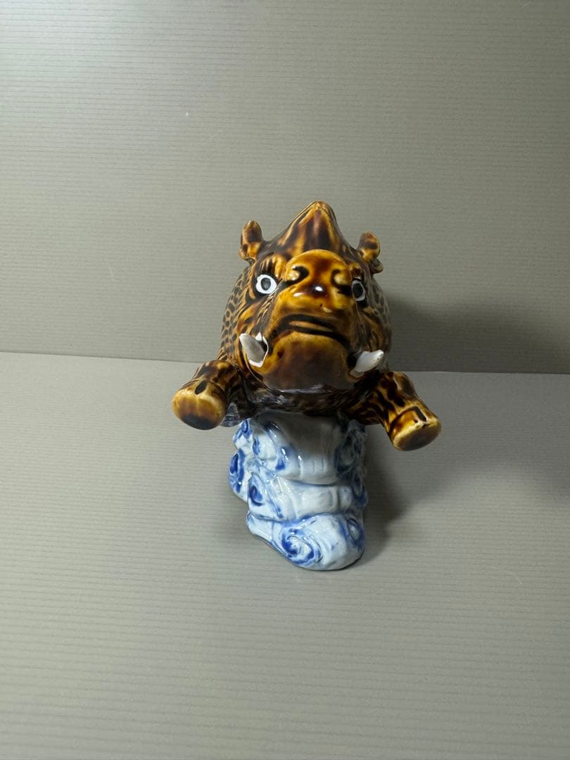 2089 九谷焼　イノシシ　置物