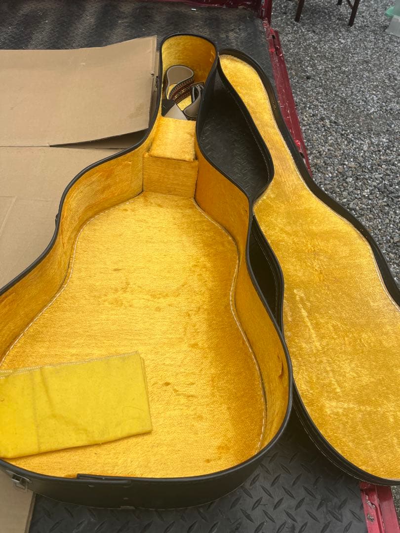 アコースティックギター ハードケース付き