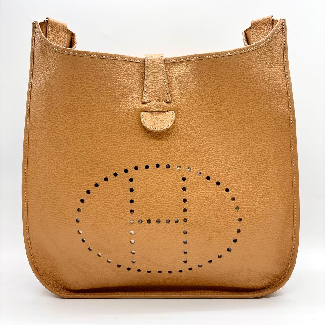 ハイクラス パンチング レザー ショルダーバッグ キャメル Hモチーフ