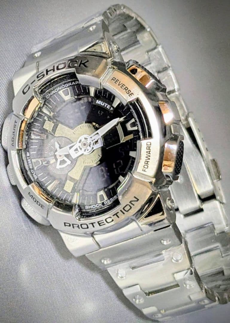 G-SHOCK GM-110 フルメタルカスタムシルバー/ブラック クロノグラフ