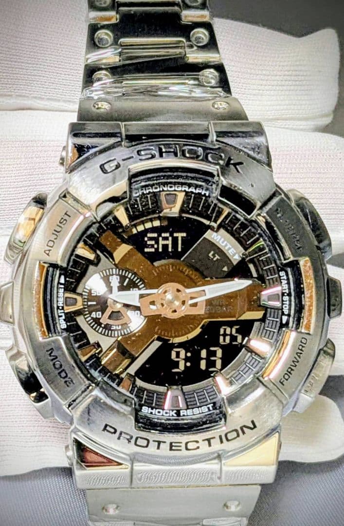 G-SHOCK GM-110 フルメタルカスタムシルバー/ブラック クロノグラフ
