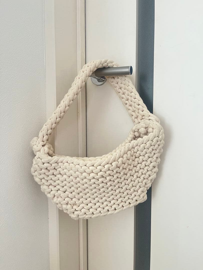 Pien Studios ホワイト　ハンドニットバッグ