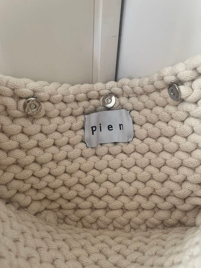 Pien Studios ホワイト　ハンドニットバッグ