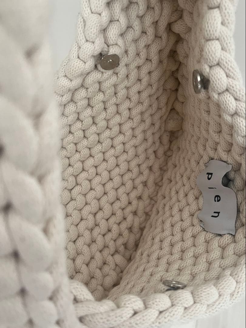 Pien Studios ホワイト　ハンドニットバッグ