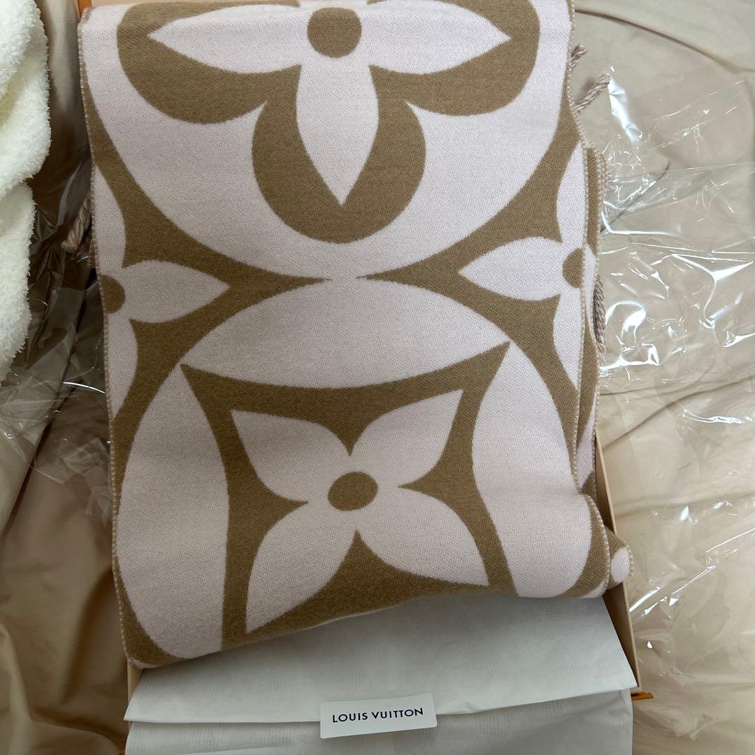 ルイヴィトン　マフラー・LV メダリオン　M79213