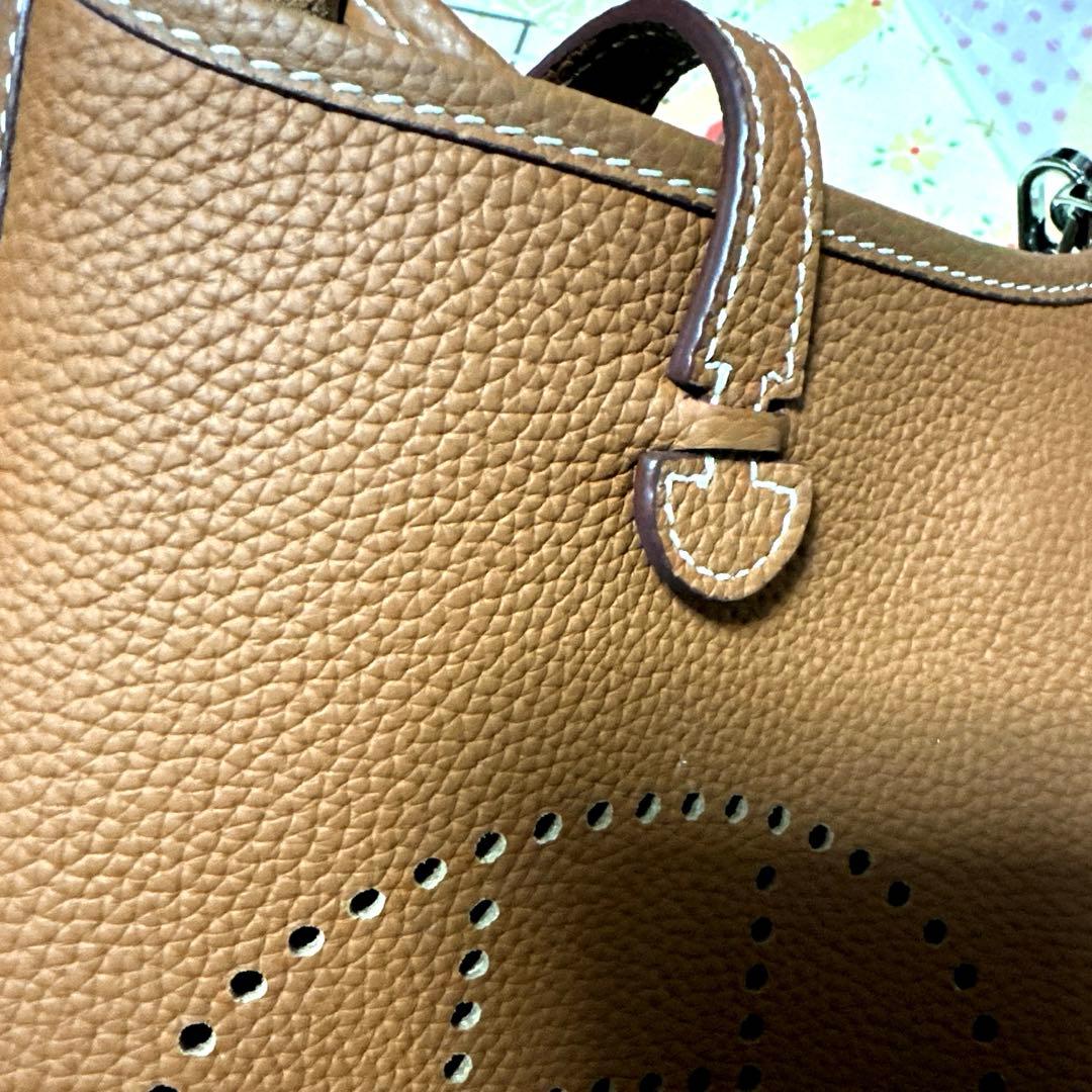 Hロゴ ブラウンレザーショルダーバッグ