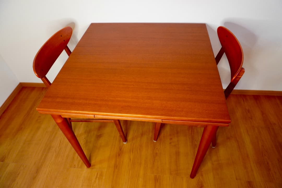 ACTUS H.W.F マホガニー エクステンションテーブル&チェア2脚