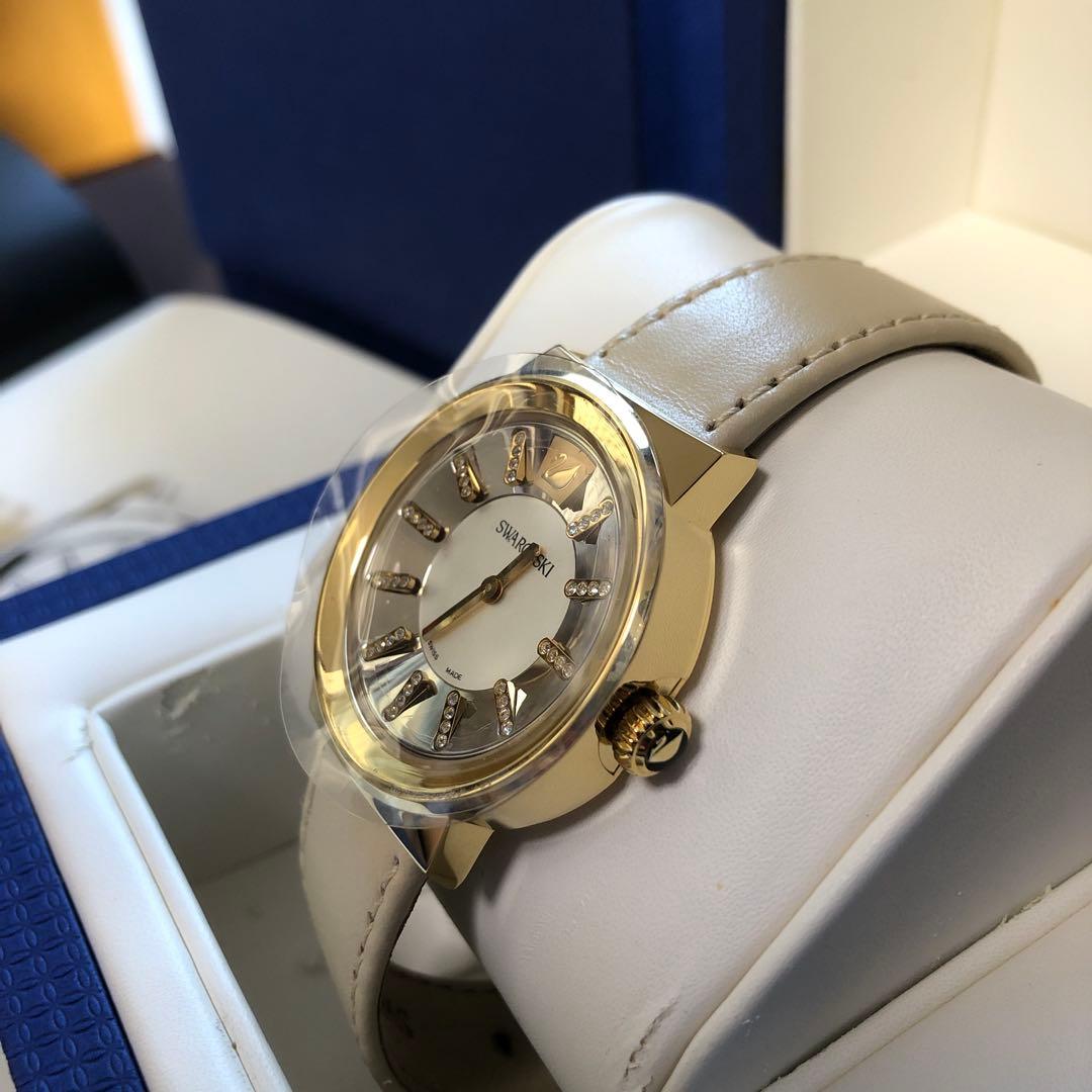 新品SWAROVSKIゴールドレザー腕時計PIAZZAスワロフスキークリスタル