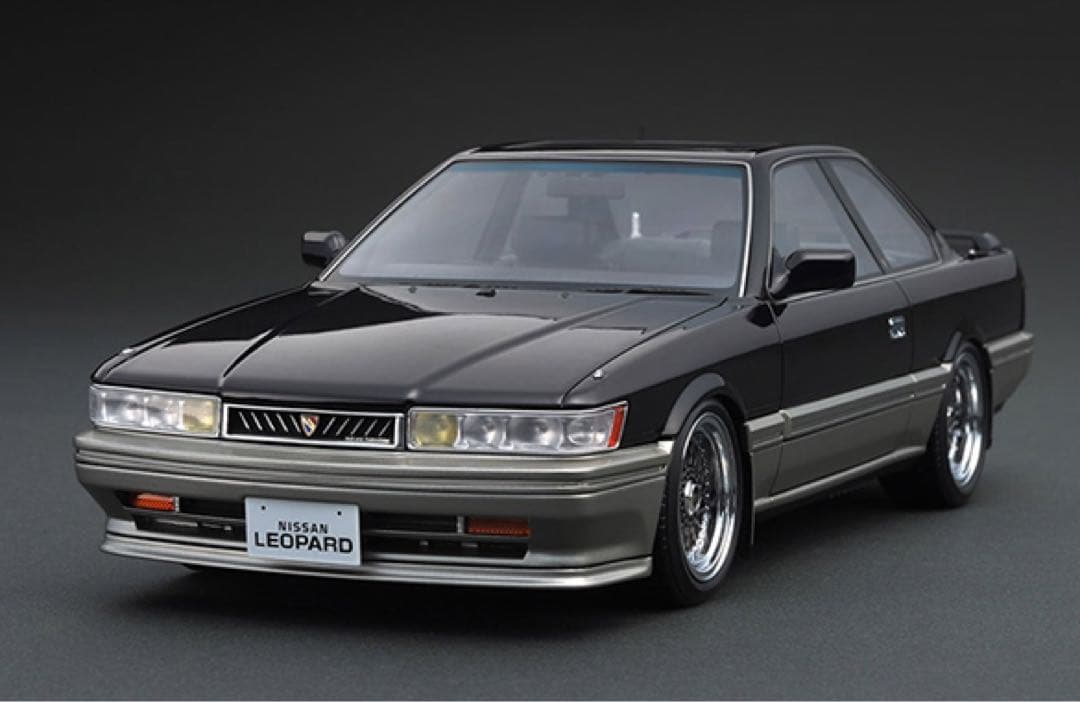 イグニッションモデル1/18 日産レパード前期3.0アルティマ(F31) 黒/銀