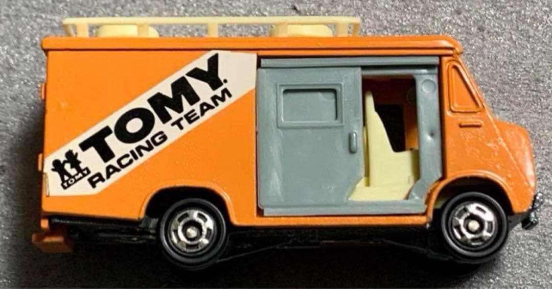 トミカ いすゞ エルフ ハイルーフ 輸出仕様