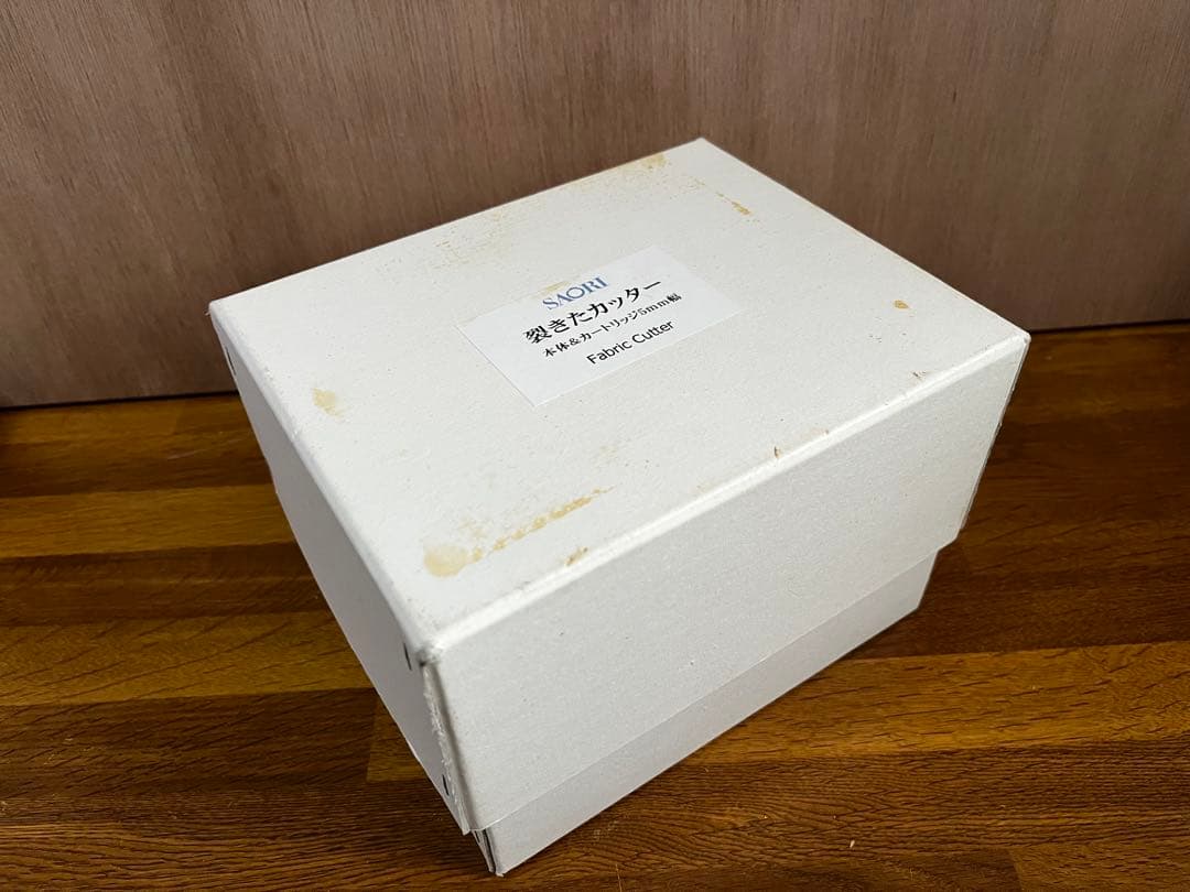 SAORI 裂きたカッター（本体＋替え刃5mm）