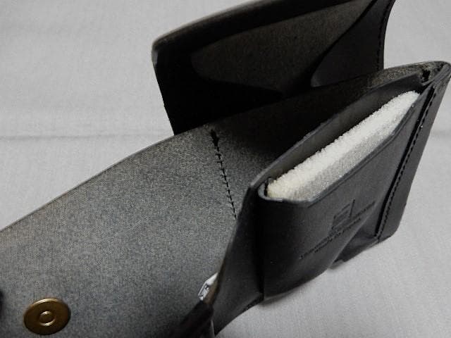 S*h様 展示未使用品　池之端銀革店Crampシュリンクレザーコンパクト