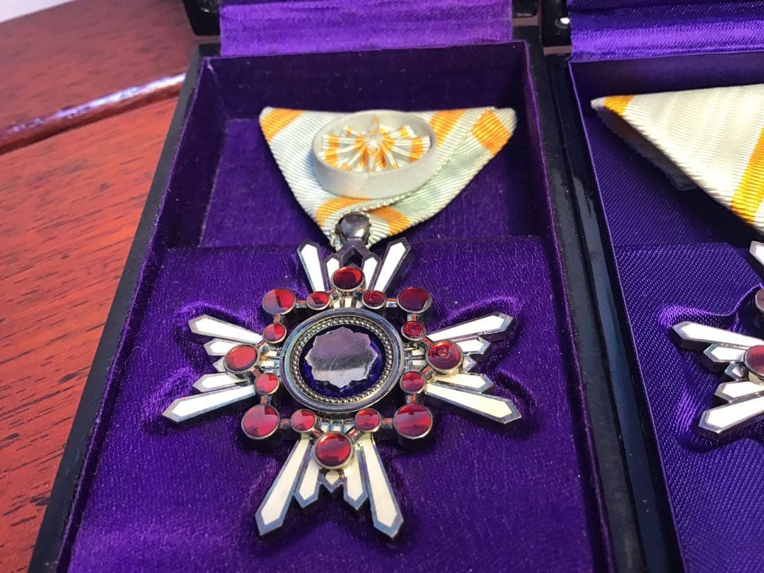 勲四等瑞宝章 勲五等瑞宝章 2点まとめて 勲章　記章 徽章 旧日本軍 元箱付き