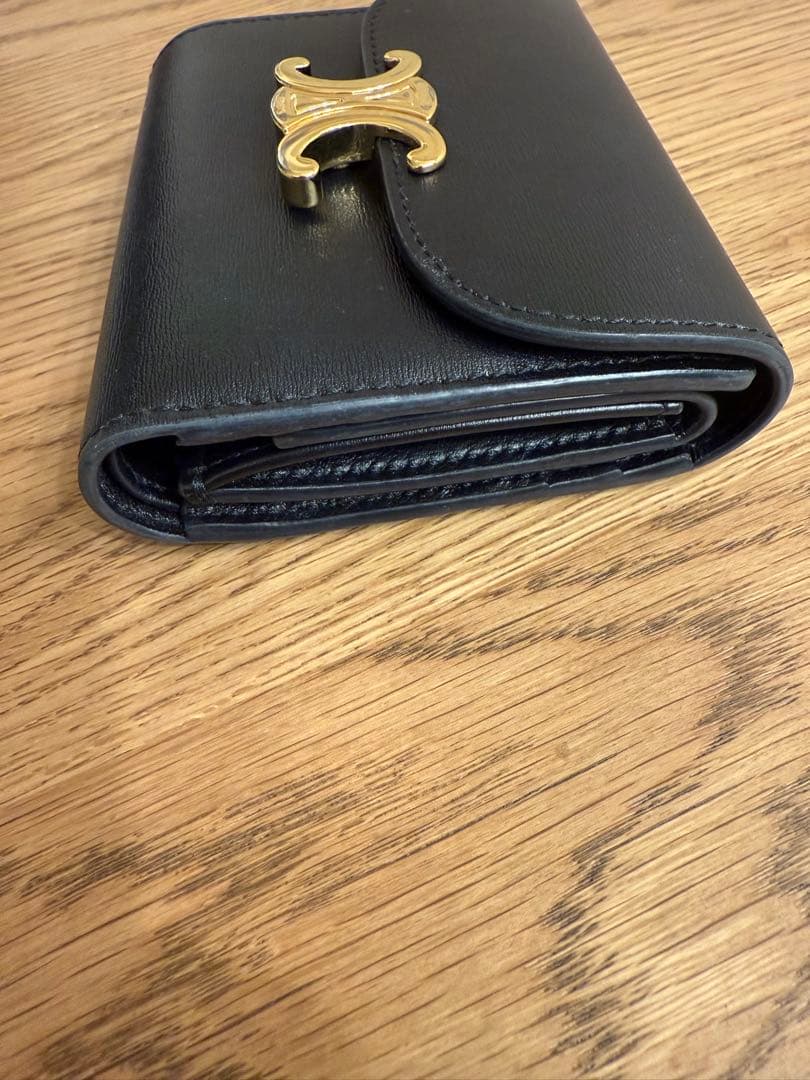 【訳あり】スモール フラップウォレット トリオンフ / シャイニーカーフスキン