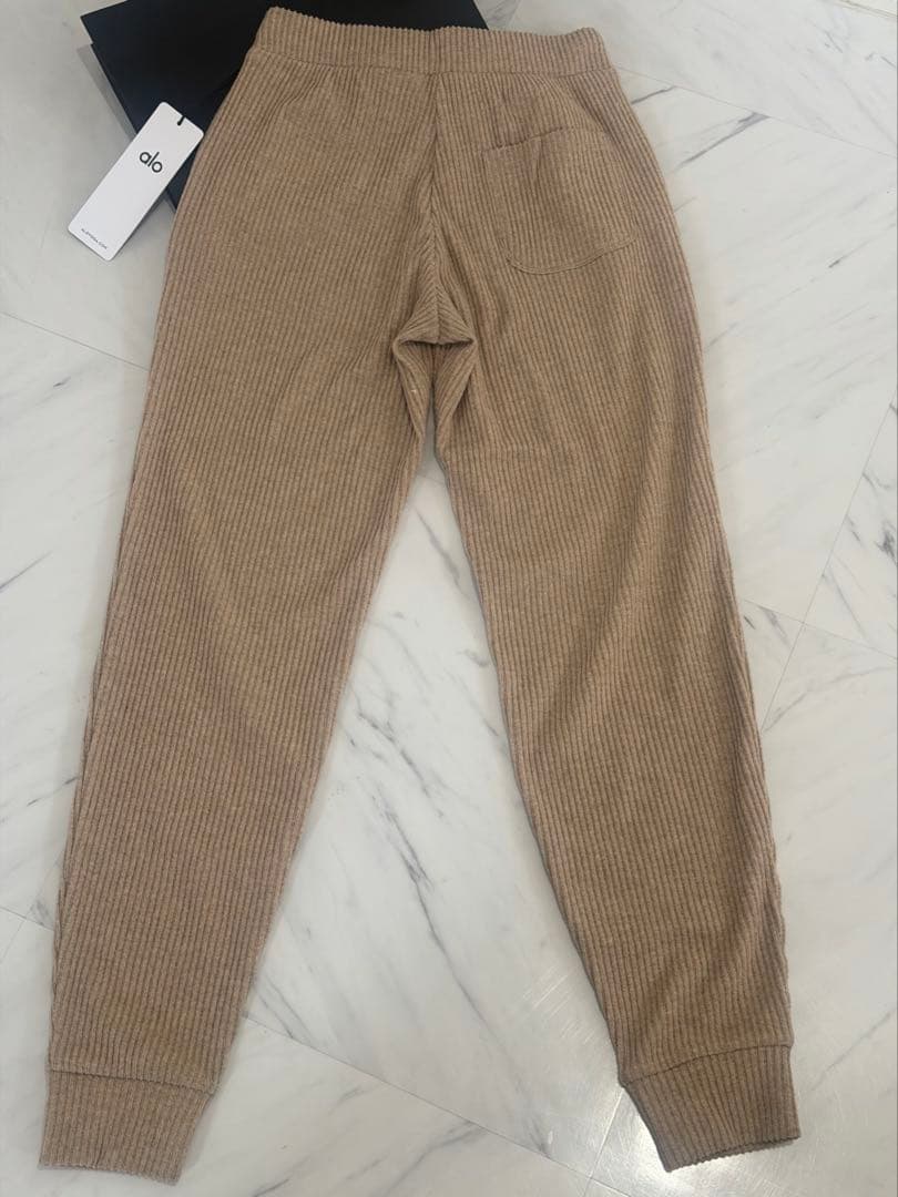 alo スウェットパンツ