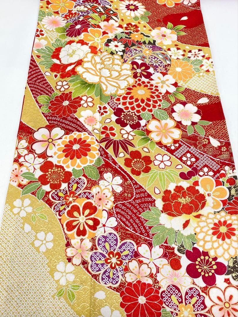振袖 豪華 刺繍 金彩 紋意匠 身丈167cm 撥水加工済