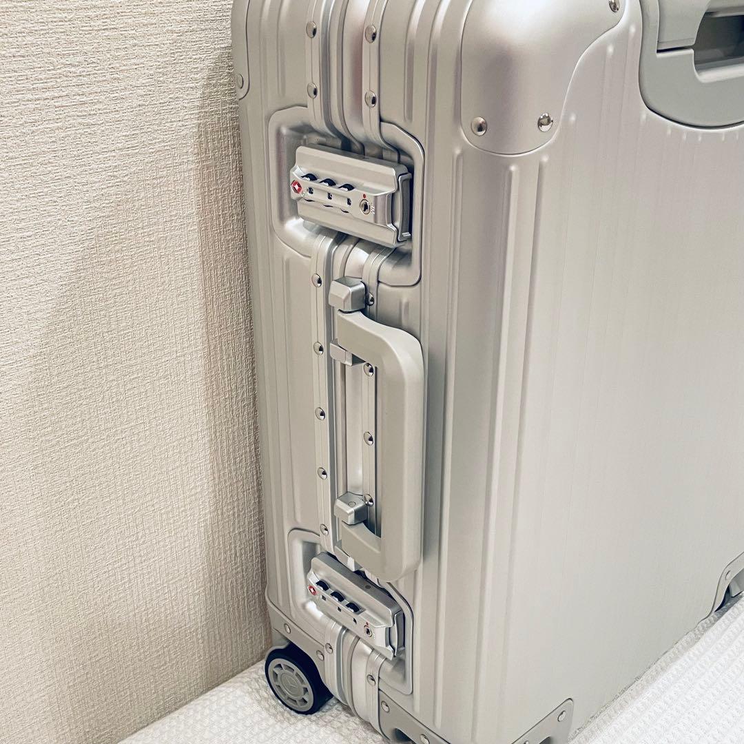 メルセデス・ベンツ　アルミ　スーツケース　キャリーケース　32L 4輪　未使用