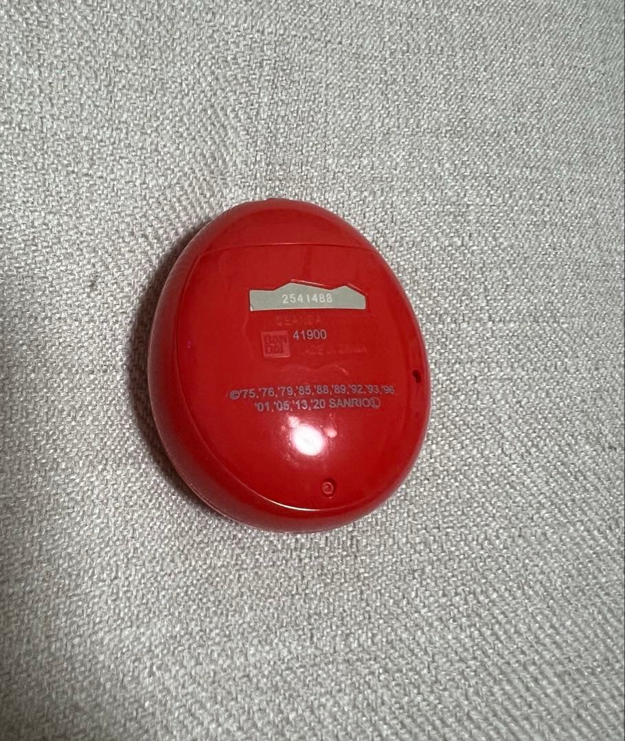 たまごっちみーつ　サンリオ　赤　本体