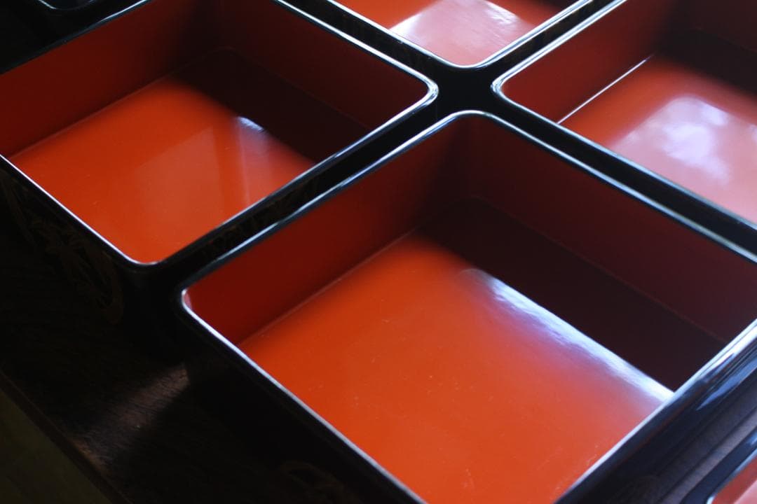 専用！上質黒漆に極上丸紋花蒔絵の映える手提四段重（検輪島塗重箱