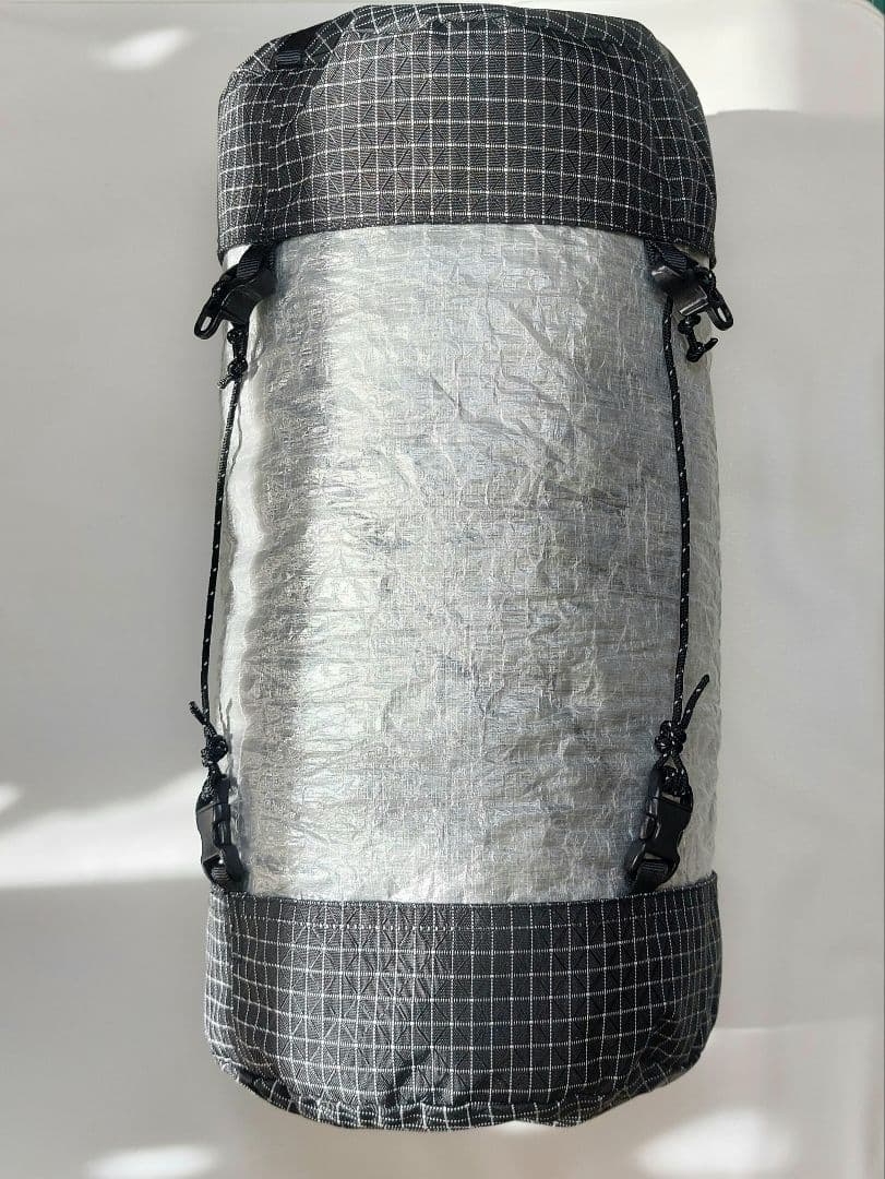 【お買い得】コンプレッションスタッフサック小(白・黒)2個セット