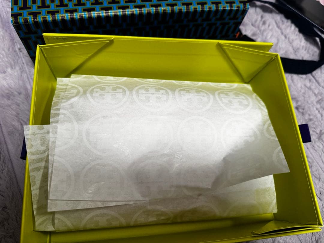 ピンク 二つ折り財布