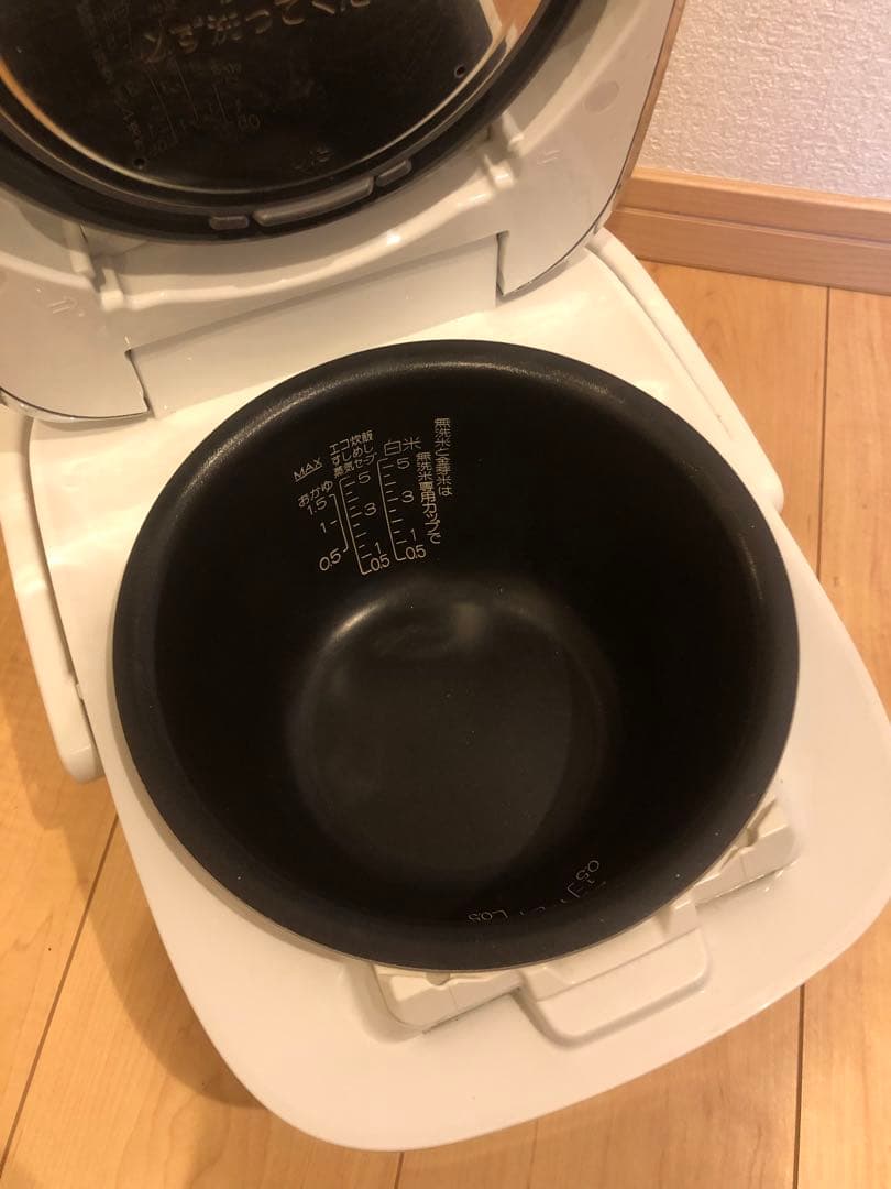 美品‼️象印 IH炊飯器 NW-JT10 ホワイト