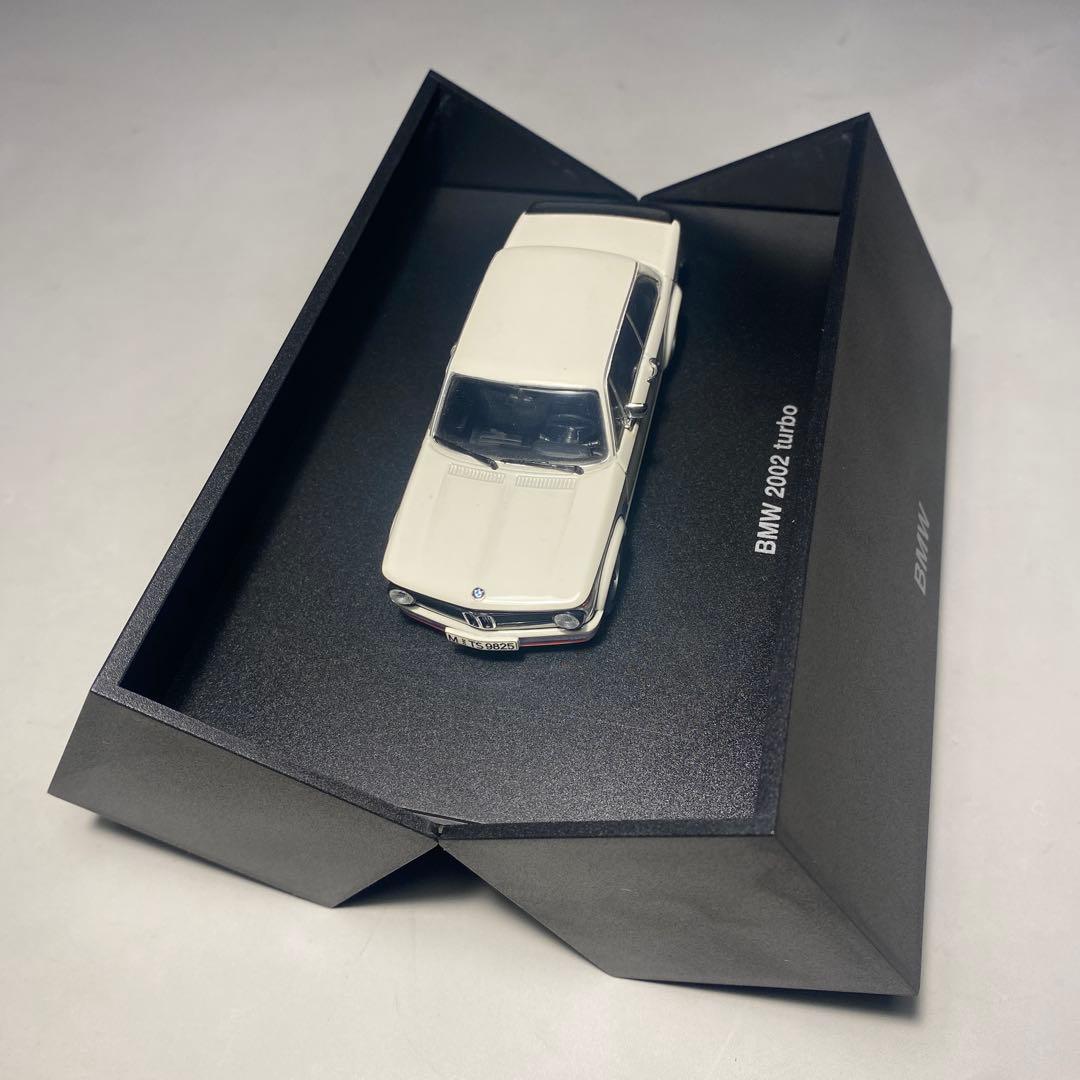 BMW 2002 turbo ミニカー BMWディーラー純正品　ホワイト