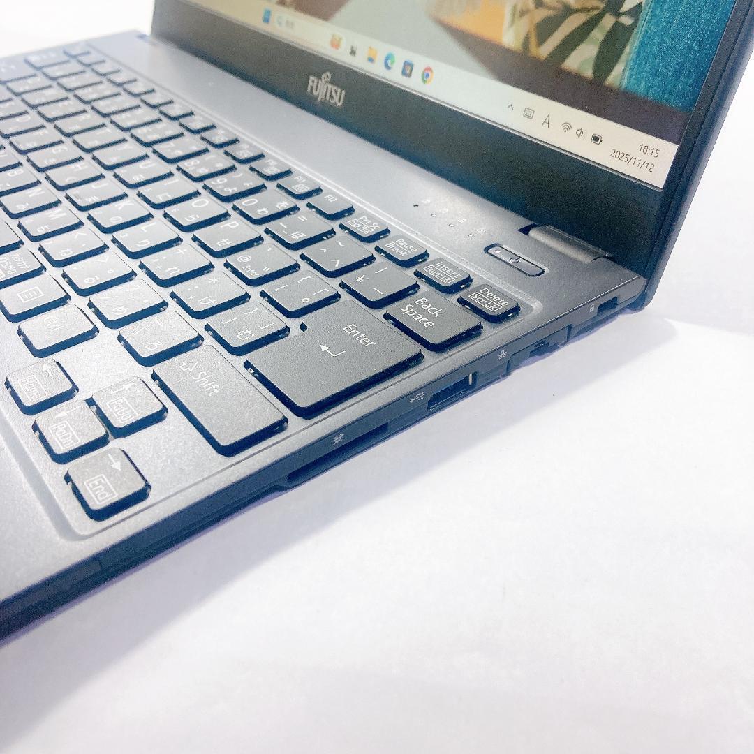 w103✨超軽量 /爆速 SSD新品 /事務作業に最適！✨すぐ使えるノートPC