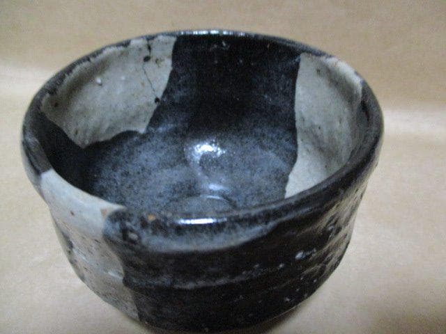 小振りな可愛い楽茶碗　C56-2