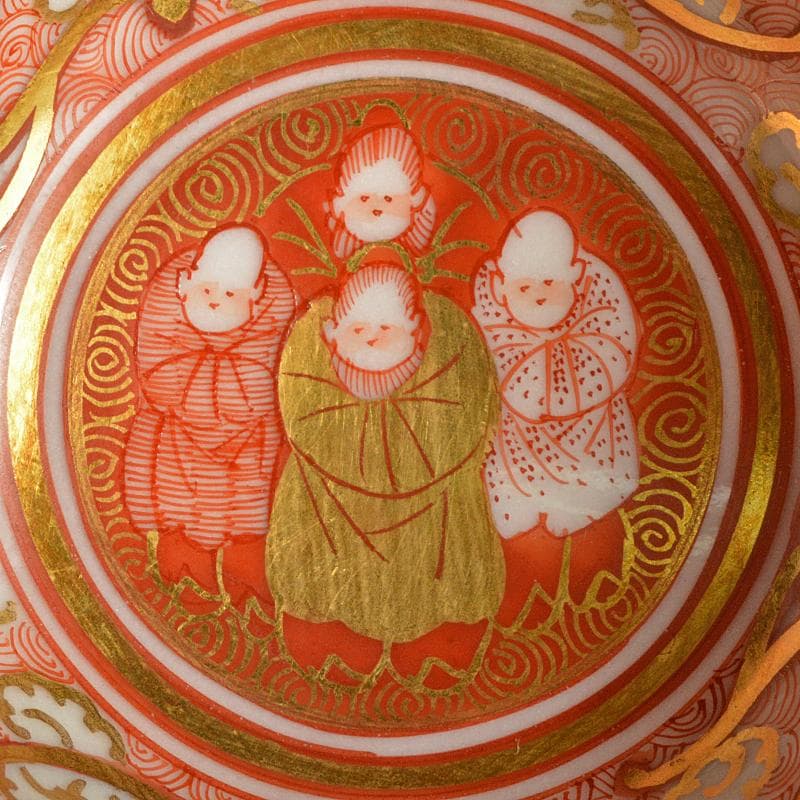 九谷焼　谷口金陽堂造　赤絵金彩　依八郎意　人物文　盃　一對　共箱　M　R6335