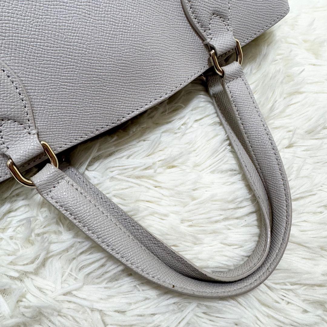 ✨保証書付き✨フルラ 現行 ヴィットリア ショルダーバッグ 現行ロゴ グレージュ