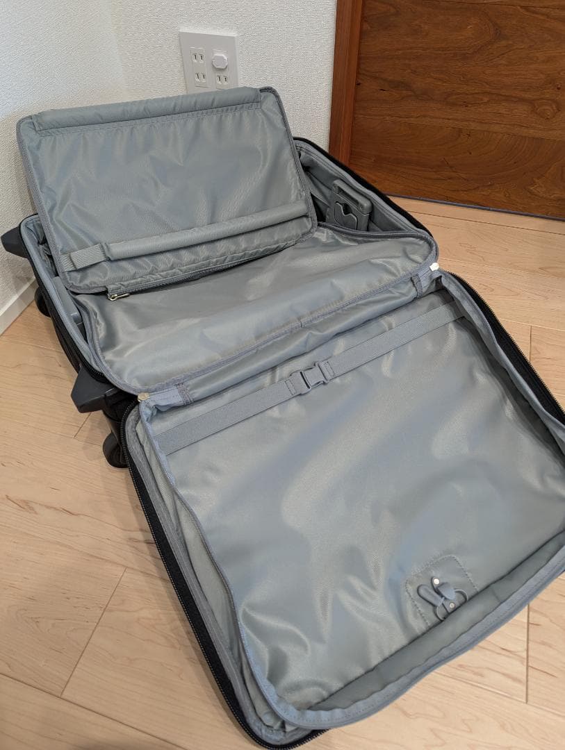 【いが】【美品】Briggs & Riley ２輪ナイロン 国際線機内持込