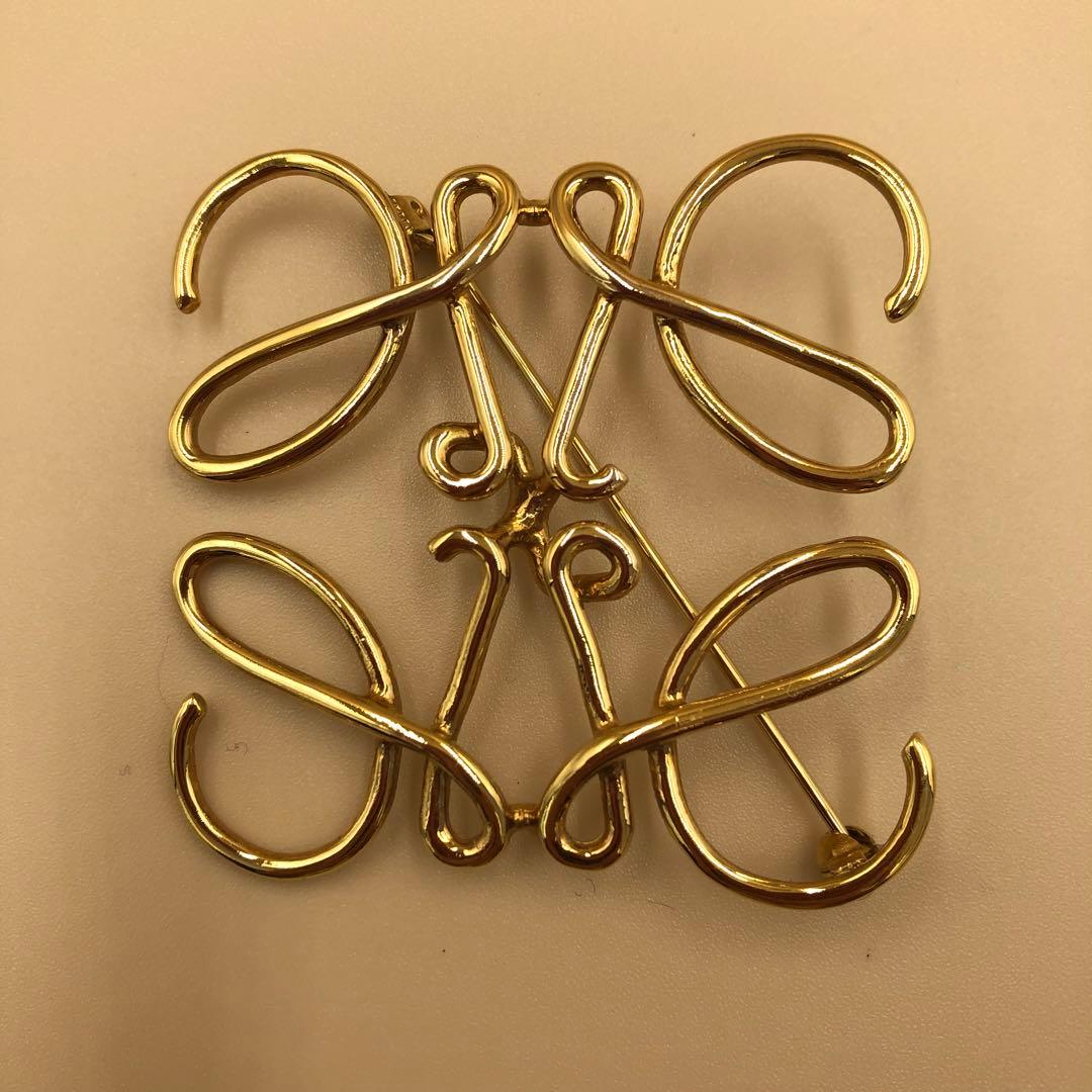 LOEWE ロエベ アナグラム ゴールドブローチ　SG3056B