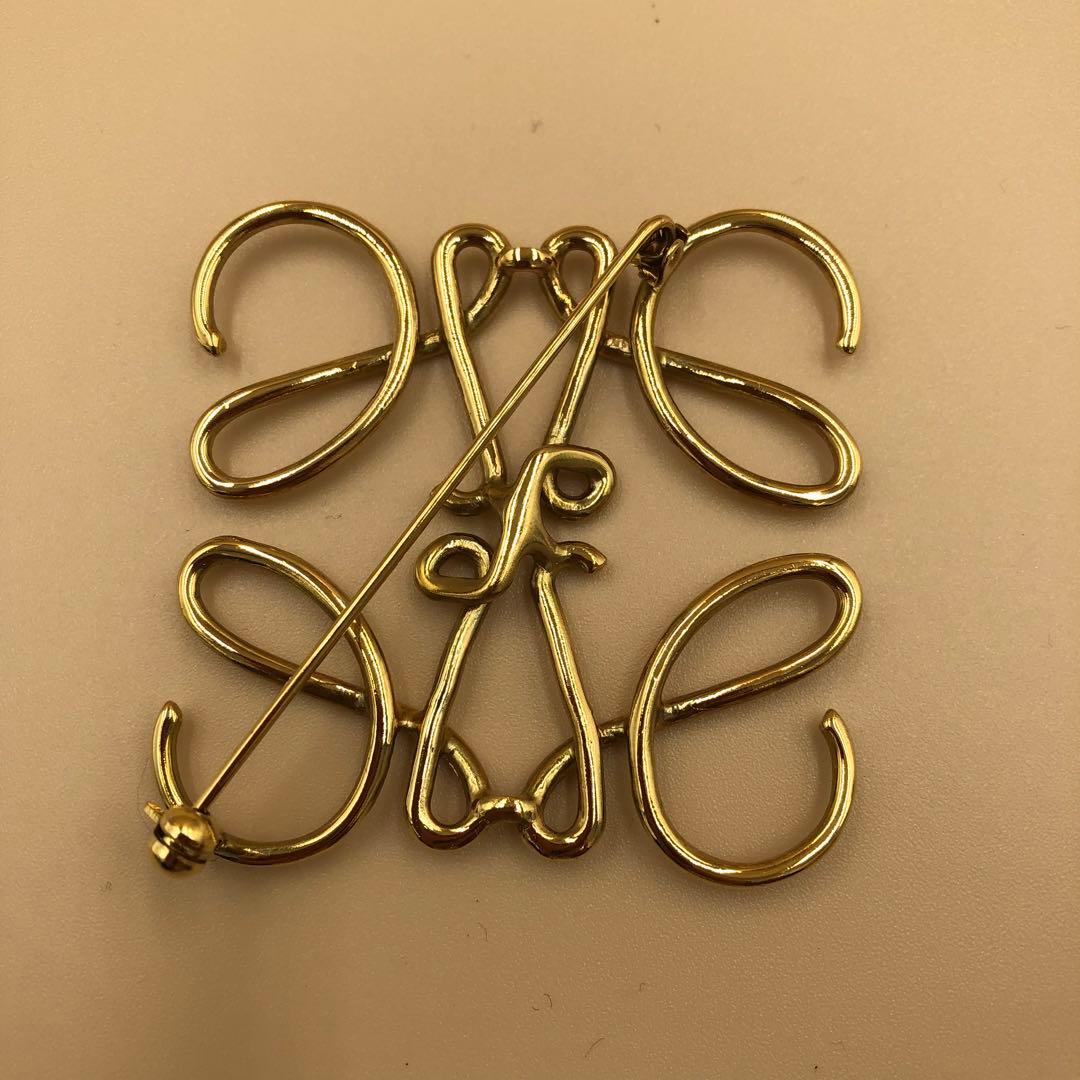 LOEWE ロエベ アナグラム ゴールドブローチ　SG3056B