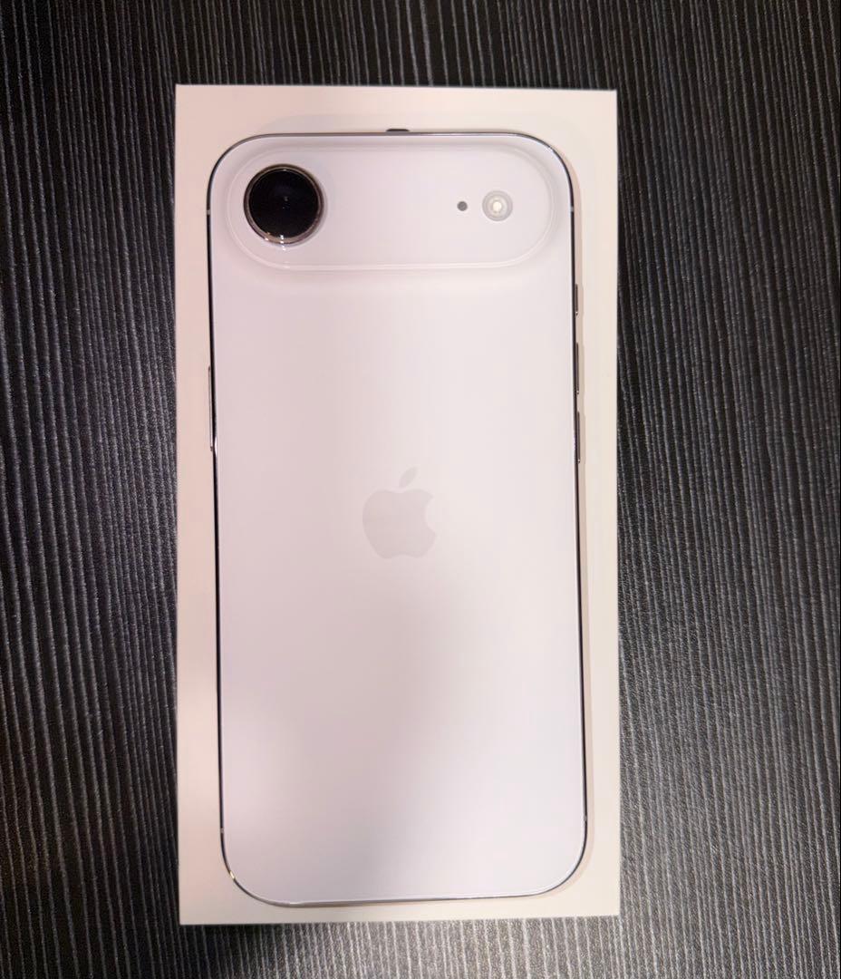 iPhone Air 256G クラウドホワイト　SIMフリー