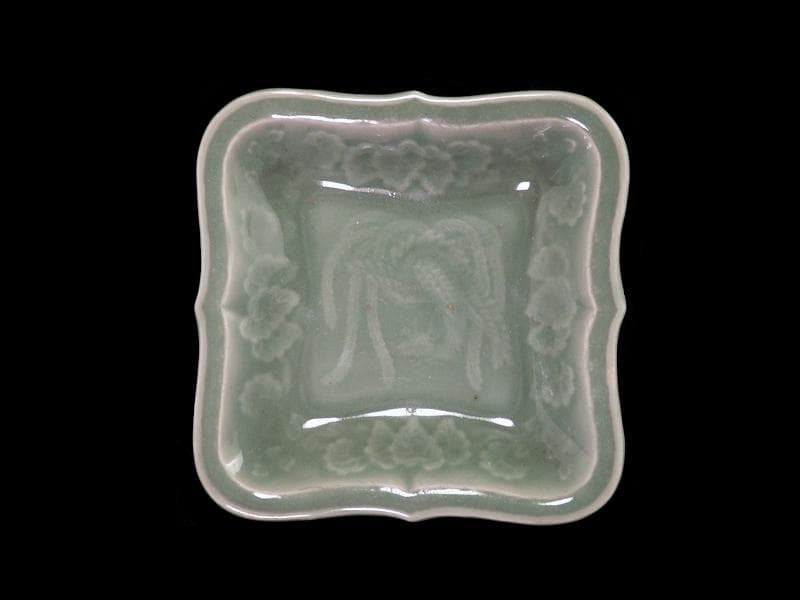 三田青磁　桐に鳳凰の図　台付き四方皿　菓子皿　D874AS-CSo