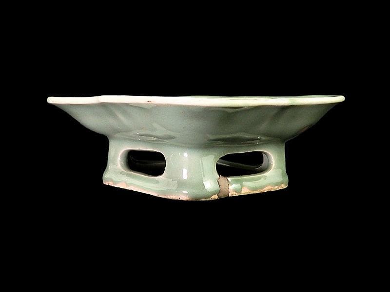 三田青磁　桐に鳳凰の図　台付き四方皿　菓子皿　D874AS-CSo